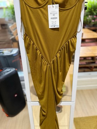 Vestido Zara mustard color sin usar