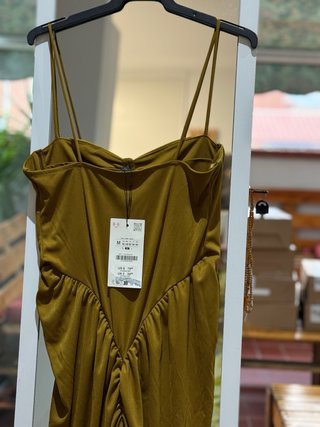 Vestido Zara mustard color sin usar