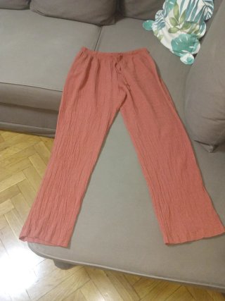 Pantalón color teja talla S. Sin estrenar.