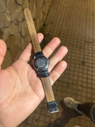 Reloj Calypso con correa de cuero negra