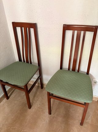 Juego de 3 sillas de nadera cin tela verde