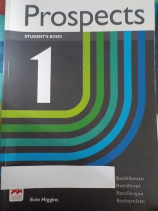 Libro de texto de inglés de 1obachillerato.