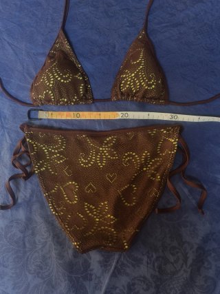 Bikini marrón y verde lima vibrante calado