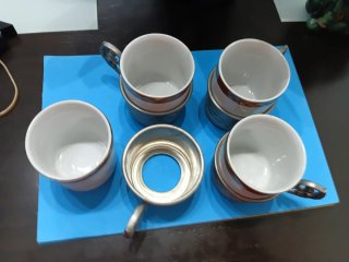 Tazas pequeñas peltre y cerámica