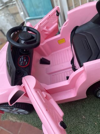 Coche eléctrico infantil rosa
