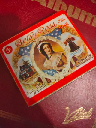 Caja metálica vintage Betsy Ross 5¢