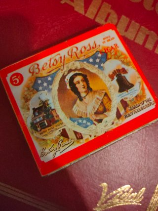 Caja metálica vintage Betsy Ross 5¢