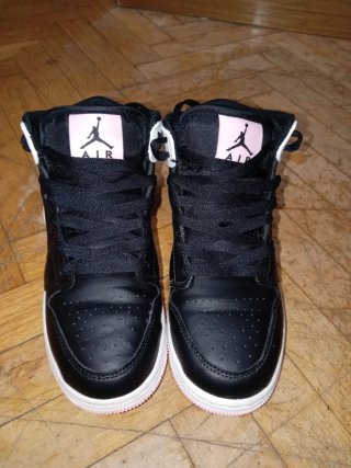 Nike Jordan Negro y Rosa
