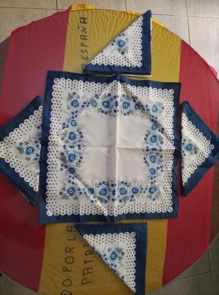 Juego servilletas y pañuelos bordados flor