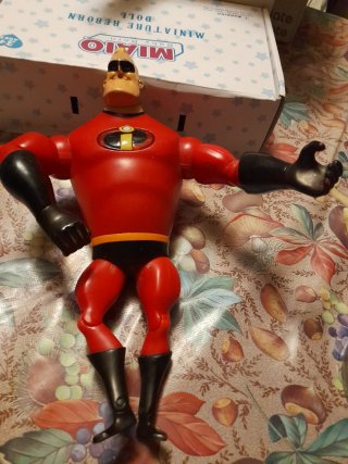 Mr. Incredibile Disney Pixar a batteria