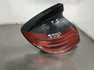PILOTO TRASERO IZQUIERDO MERCEDES-BENZ CLASE C (W