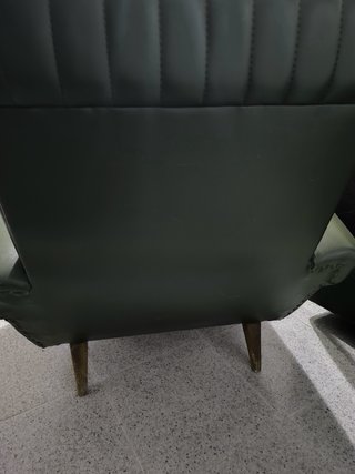 DOS sillones vintage piel verde.