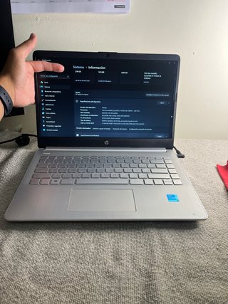 Portátil HP Laptop 14s-dq2xxx Plata