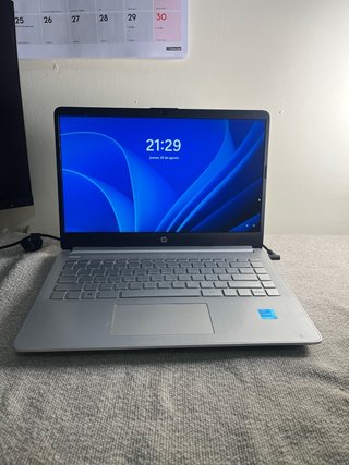 Portátil HP Laptop 14s-dq2xxx Plata