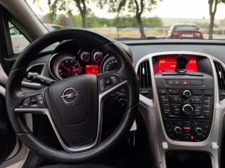 Opel Astra 2013