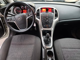 Opel Astra 2013