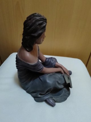 FIGURA DE MUJER