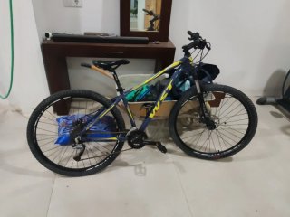 Bicicleta Montaña Azul y Amarilla