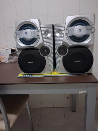 Altavoces Philips Plata y Negro