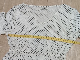 Vestido blanco roto lunares negros