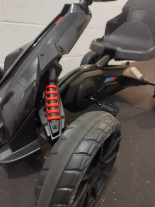 Kart de pedales para niños negro