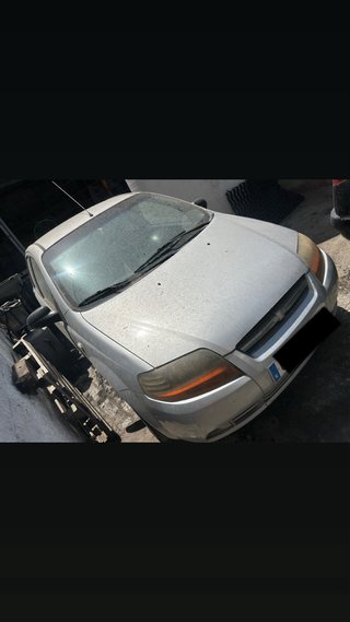 Furgoneta y coche para vender por piezas(todo)