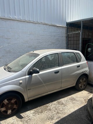 Furgoneta y coche para vender por piezas(todo)