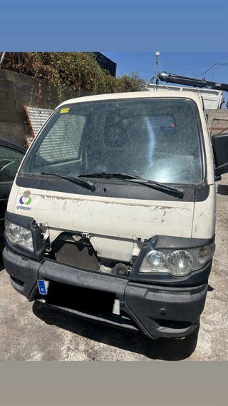 Furgoneta y coche para vender por piezas(todo)