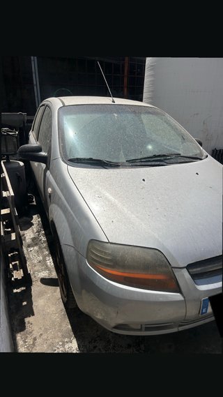 Furgoneta y coche para vender por piezas(todo)