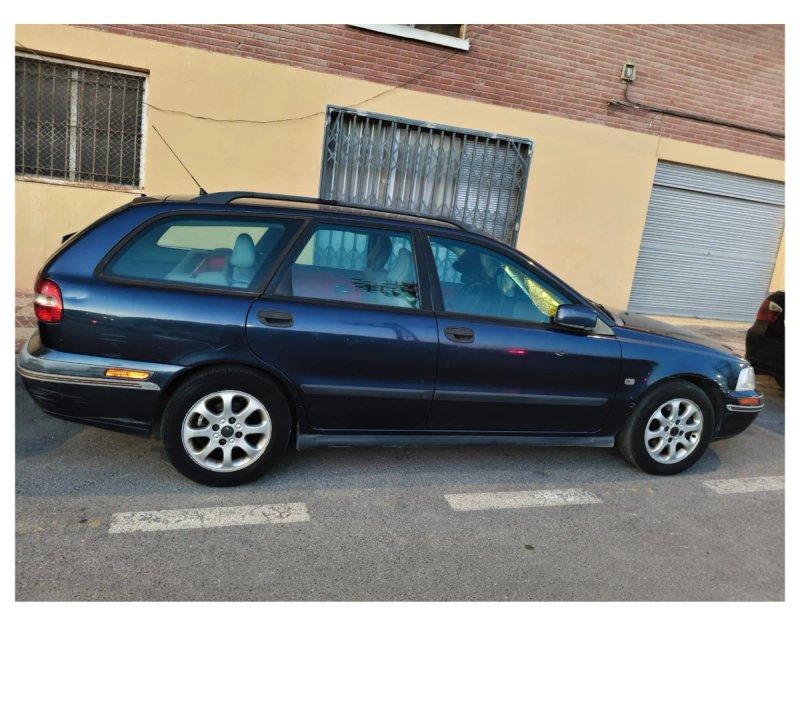 Volvo V40 2003 - foto 1