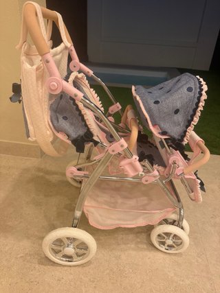 Carrito de muñecas gemelar Arias.