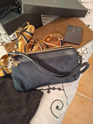 Sandalias y Bolso Gucci Negro y Dorado
