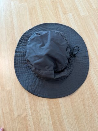 Gorro de pescador gris bucket