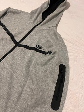 Chaqueta Nike Gris y Negra