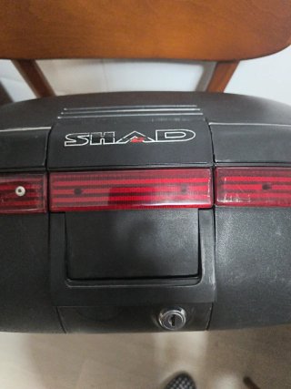 Baúl SHAD touring negro