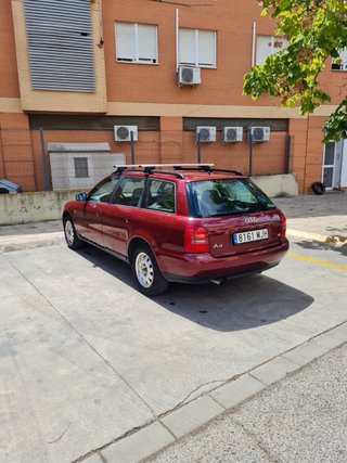 Audi A4 avant 1.6