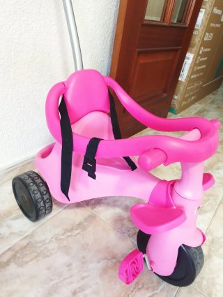 Triciclo rosa para bebé