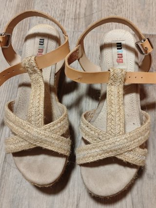 Sandalias M.NG Beige y Dorado
