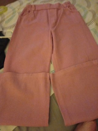 Chaqueta rosa deshilachada mas pantalon