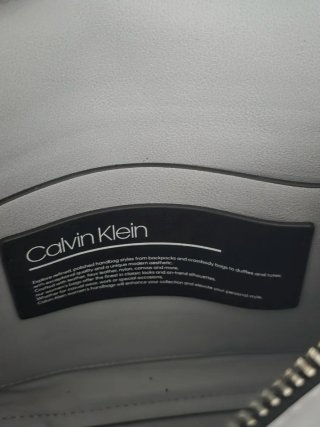 Bolso bandolera  Calvin Klein Gris