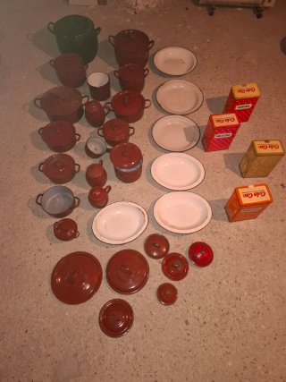 Juego de ollas y sartenes vintage