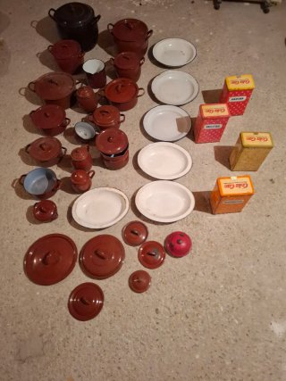Juego de ollas y sartenes vintage