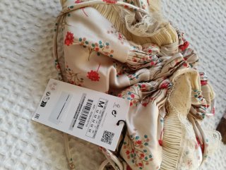 Bolso Zara floral con encaje