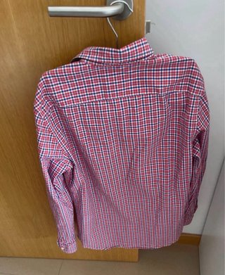 Camisa de cuadros roja y azul