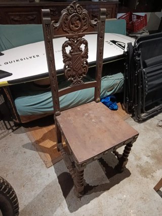 Muebles de madera tallada