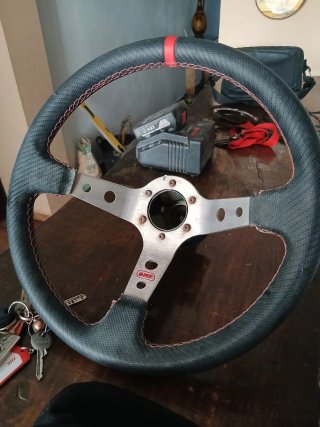 Volante OMP Carbono Rojo