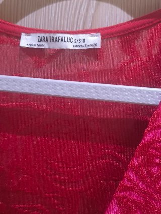 Vestido Zara rosa fucsia floral talla S
