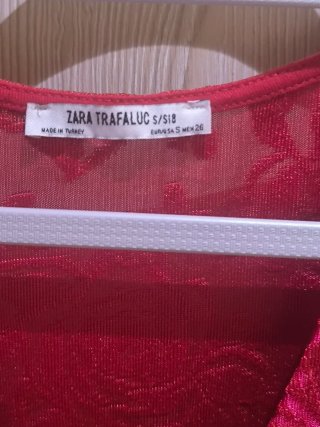 Vestido Zara rosa fucsia floral talla S