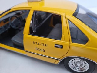 Chevrolet Caprice Taxi NYC UT Models 1:18