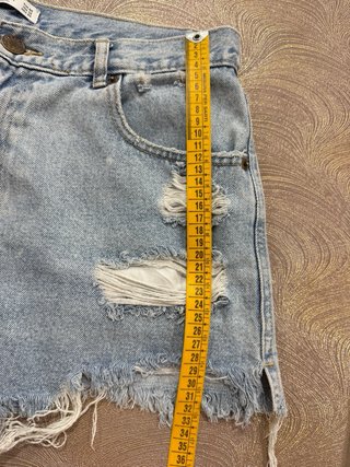 Pantaloncini jeans donna Pull&Bear strappati